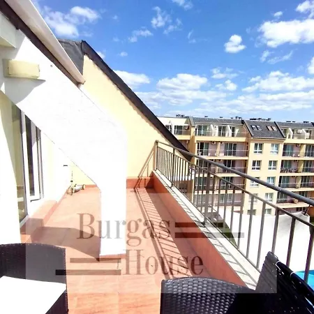 Lägenhet Sunny Penthouse, Pool View, Near Nessebar *