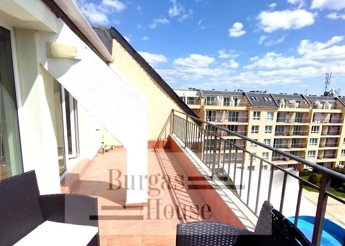 Lägenhet Sunny Penthouse, Pool View, Near Nessebar *